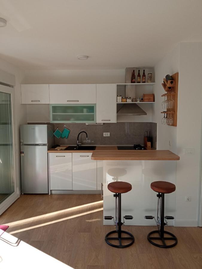 Modern 2+2 Zinfandel With Beautiful View Apartment