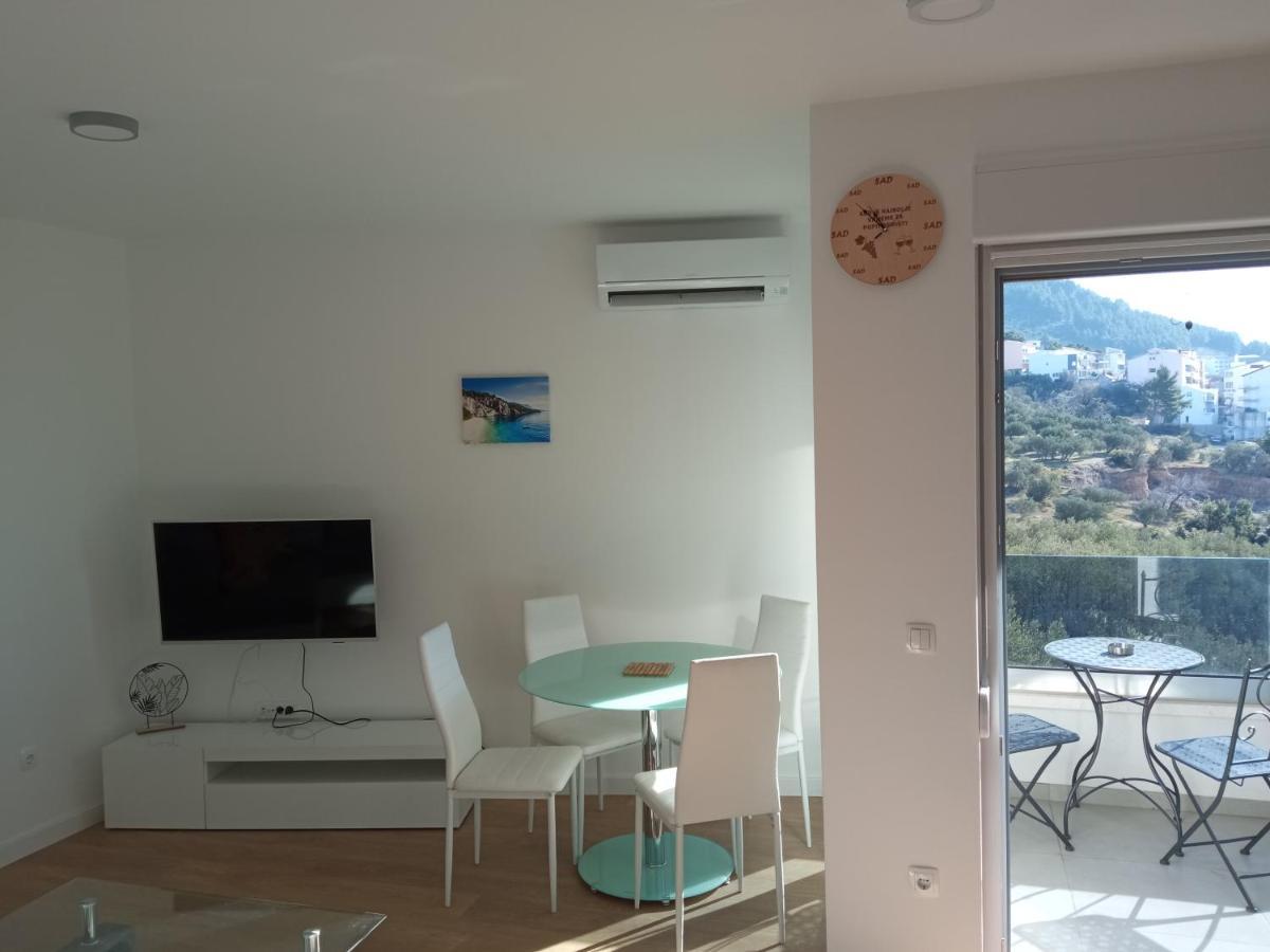 Modern 2+2 Zinfandel With Beautiful View Apartment
